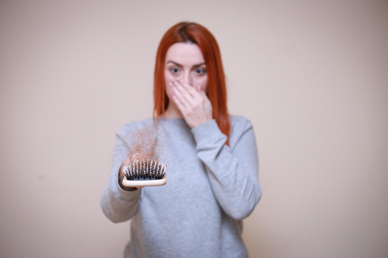 Alopecia: cauze, tipuri și soluții personalizate de tratament